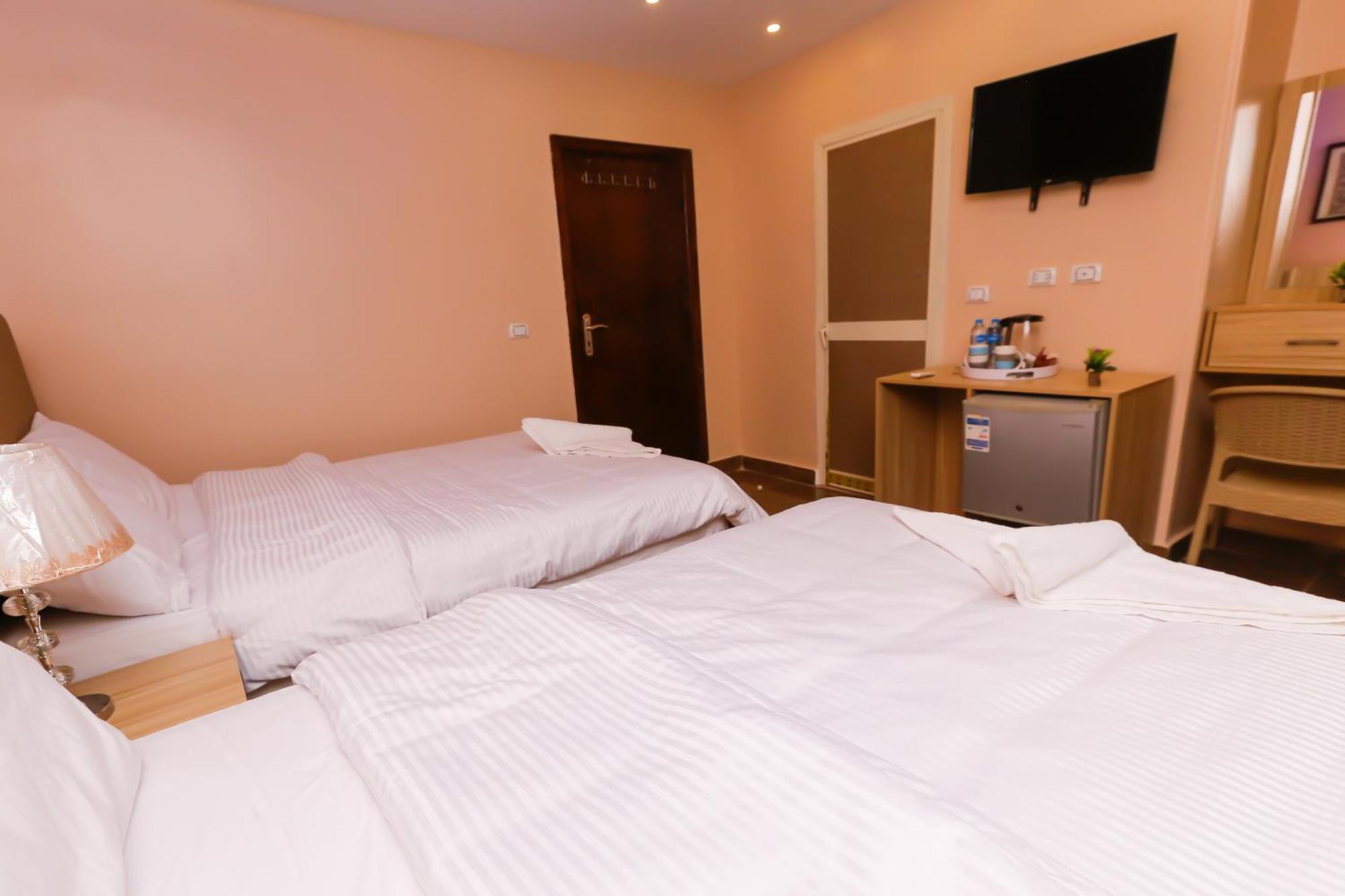 Pyramids Express View Hotel Kafret el-Gabal エクステリア 写真